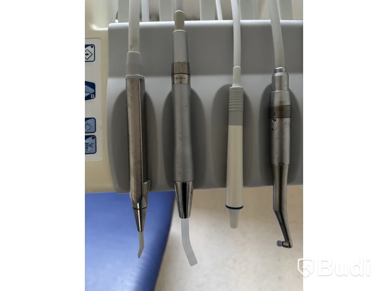 Dental chair PLANMECA COMPACT i with instrument unit and operating light