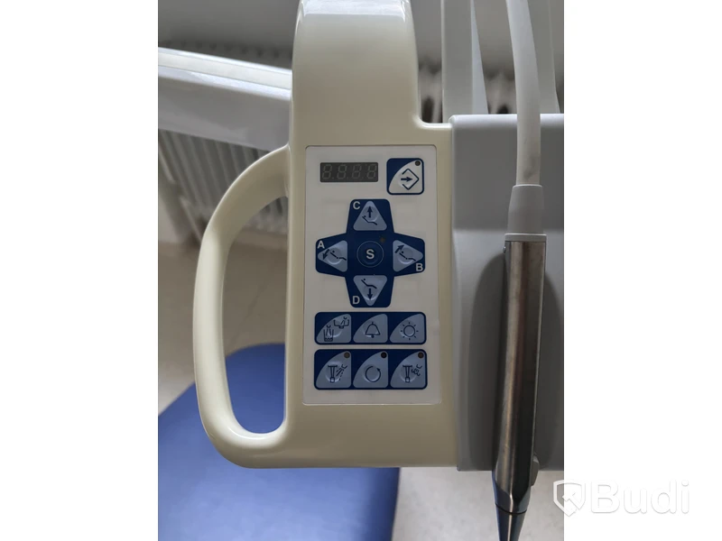 Dental chair PLANMECA COMPACT i with instrument unit and operating light