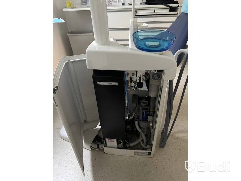 Dental chair PLANMECA COMPACT i with instrument unit and operating light