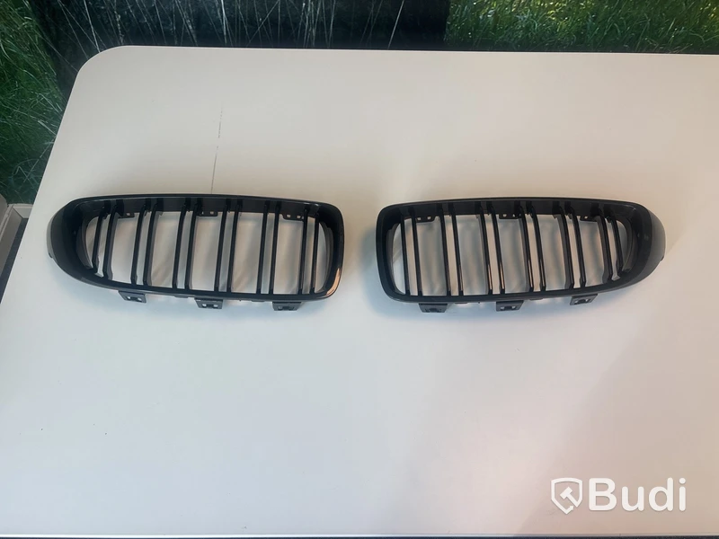 Grill, BMW F32/F33/F36 blanksvart, 2 st