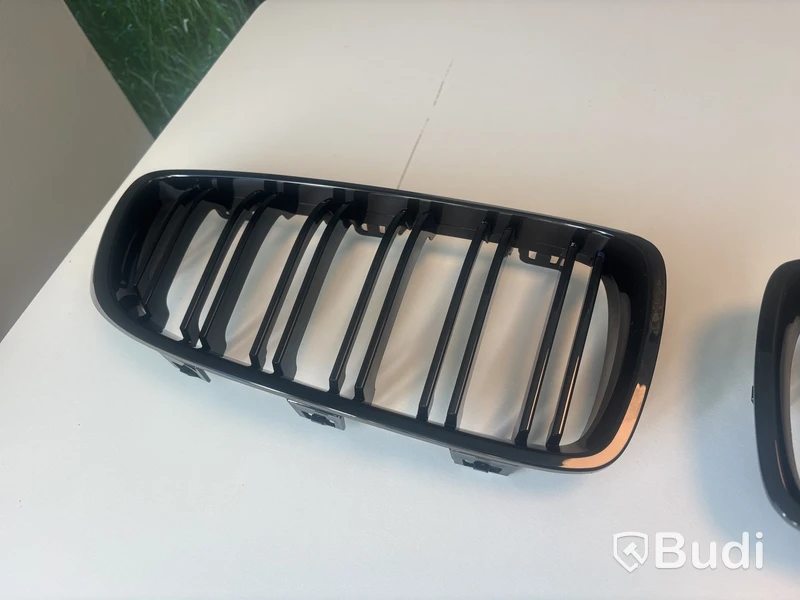 Grill, BMW F32/F33/F36 blanksvart, 2 st
