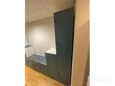 Förvaringsmöbel med låsbara skåp och nycklar. B280xH208cm, Totalt 14st skåp