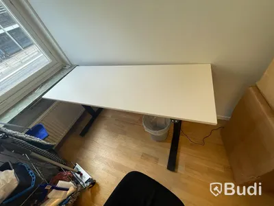 Elektriskt höj och sänkbart skrivbord (b160cm,d60cm)