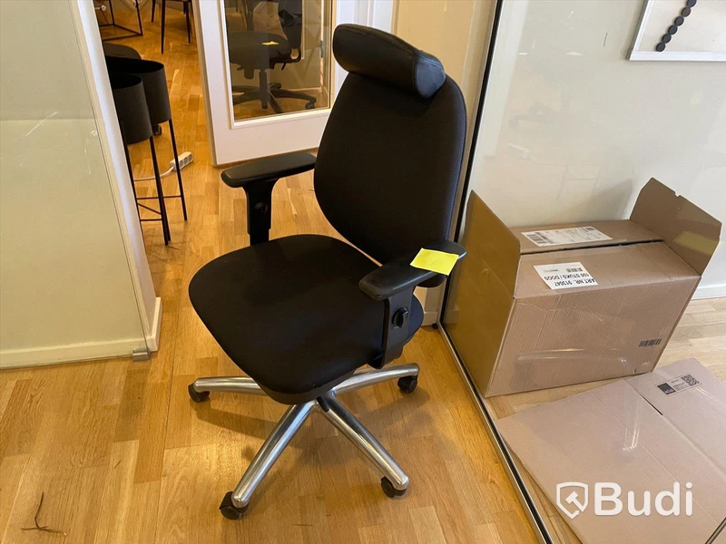 Skrivbordsstol med Nack och armstöd, REKO Arbetsstol officeline