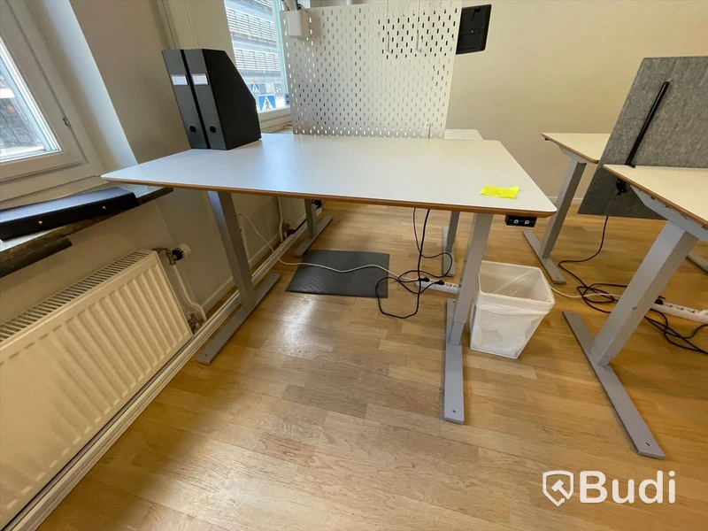 Elektriskt höj och sänkbart skrivbord 120x80 utan skärmvägg