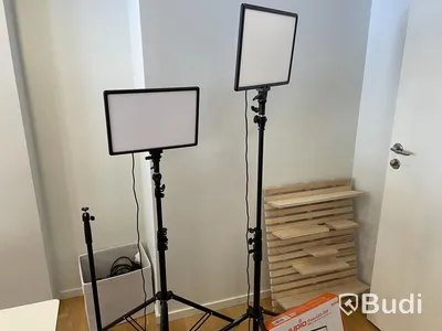 Ljuskit med 2st Ledpaneler Jupiter PowerLed 288 på stativ samt mikrofonstativ
