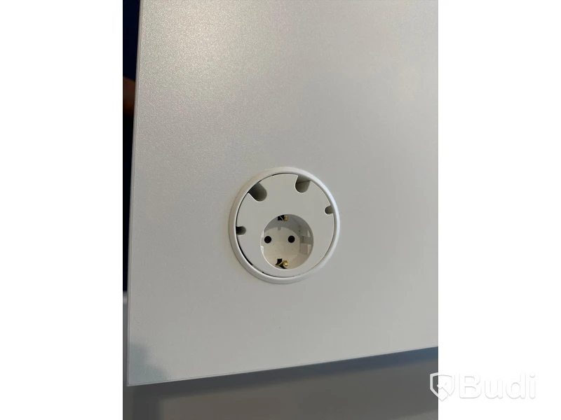 Skrivbord, Elektriskt höj-/sänkbart Höjd(cm): 120 Bredd(cm): 80, ink inbyggd eluttag