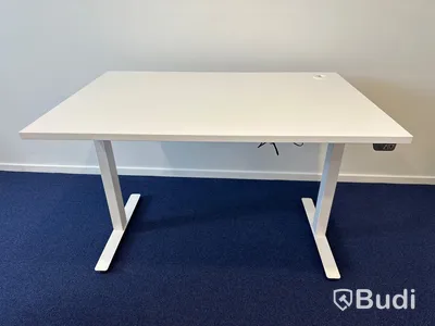 Skrivbord, Elektriskt höj-/sänkbart Höjd(cm): 120 Bredd(cm): 80, ink inbyggd eluttag