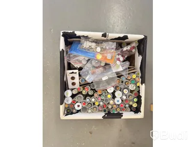 Lot of assorted buttons - see all images for contents