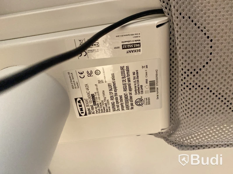 Höj- och sänkbart skrivbord Ikea Bekant, inkl. kontorsstol, skärm och skrivbordslampa