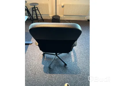 Höj- och sänkbart skrivbord Ikea Bekant, inkl. kontorsstol Ikea Renberget