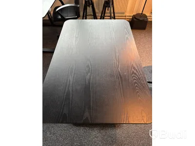Höj- och sänkbart skrivbord Ikea Bekant, inkl. kontorsstol Ikea Renberget