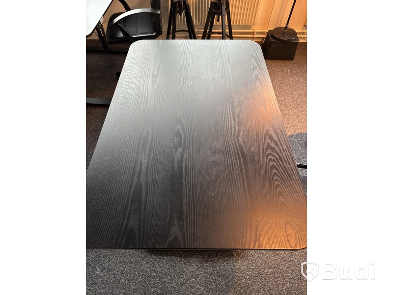Höj- och sänkbart skrivbord Ikea Bekant, inkl. kontorsstol Ikea Renberget