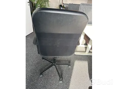 Höj- och sänkbart skrivbord Ikea Bekant, inkl. kontorsstol, skärm och skrivbordslampa