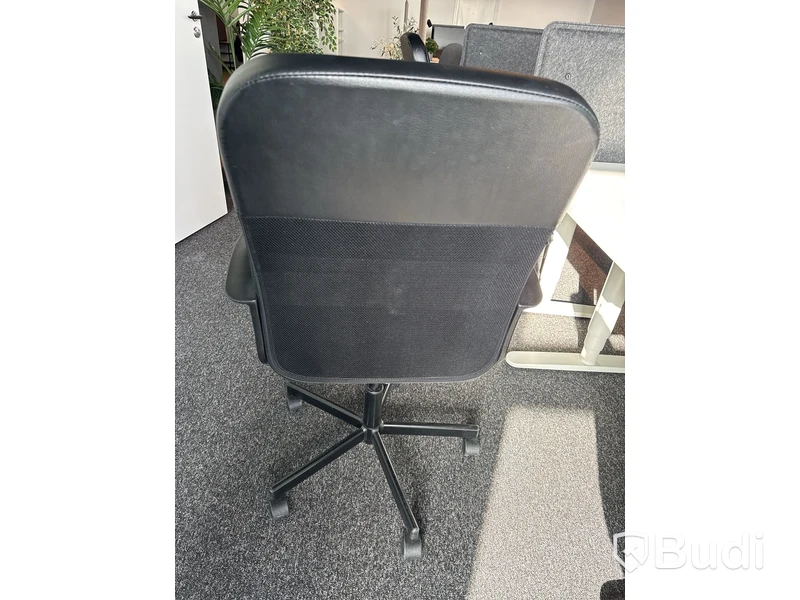 Höj- och sänkbart skrivbord Ikea Bekant, inkl. kontorsstol, skärm och skrivbordslampa