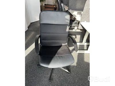 Höj- och sänkbart skrivbord Ikea Bekant, inkl. kontorsstol, skärm och skrivbordslampa