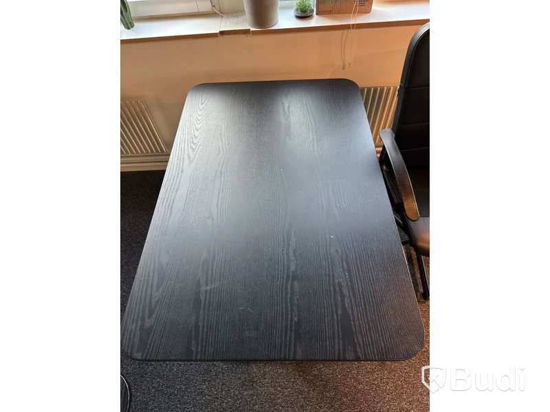 Höj- och sänkbart skrivbord Ikea Bekant, inkl. kontorsstol Ikea Renberget