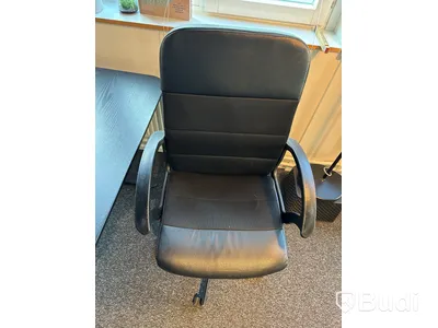 Höj- och sänkbart skrivbord Ikea Bekant, inkl. kontorsstol Ikea Renberget