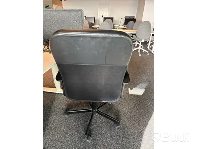 Höj- och sänkbart skrivbord Ikea Bekant, inkl. kontorsstol, skärm och skrivbordslampa