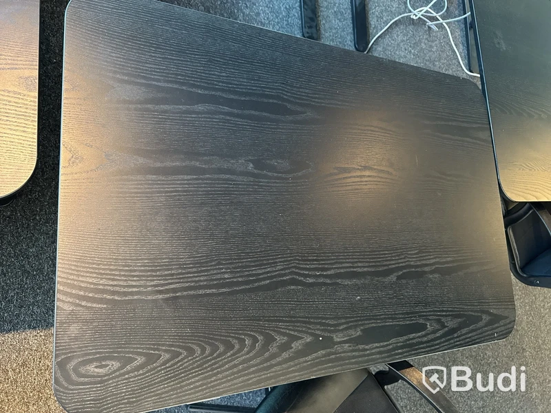Höj- och sänkbart skrivbord Ikea Bekant, inkl. kontorsstol Ikea Renberget