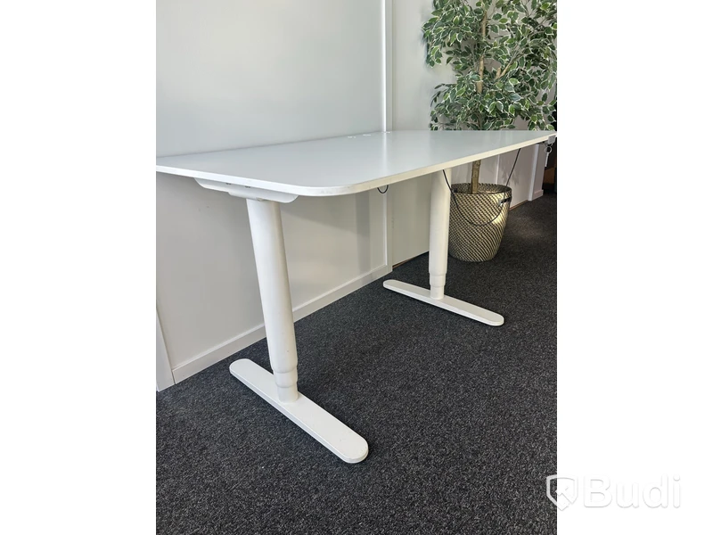 Höj- och sänkbart skrivbord