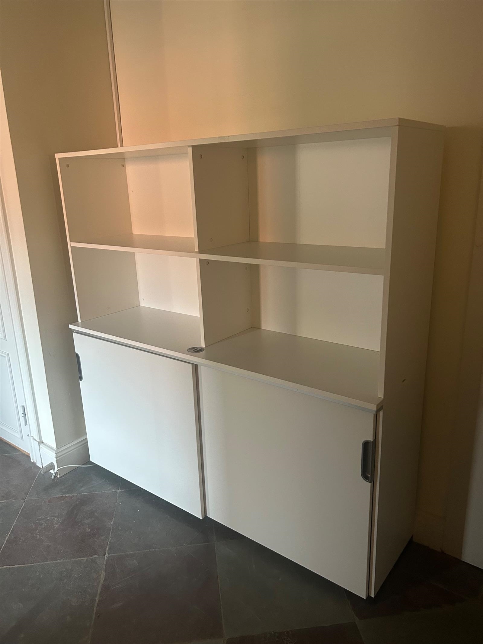 Kontorsskåp med kodlås