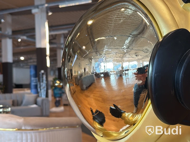 Astronaut, guld/ svart