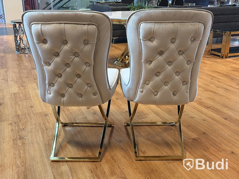 2 st stolar, beige sammet/ guld
