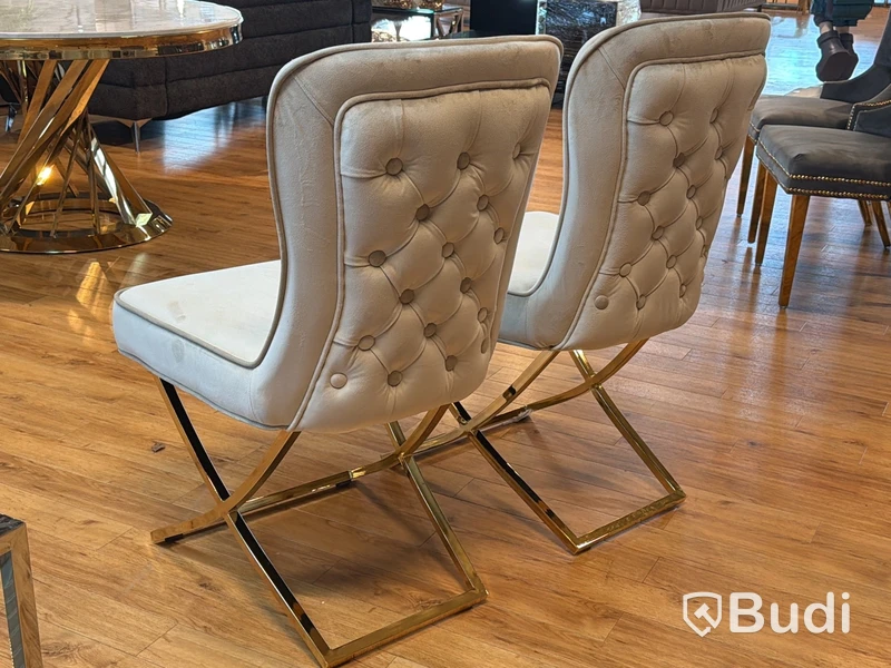 2 st stolar, beige sammet/ guld