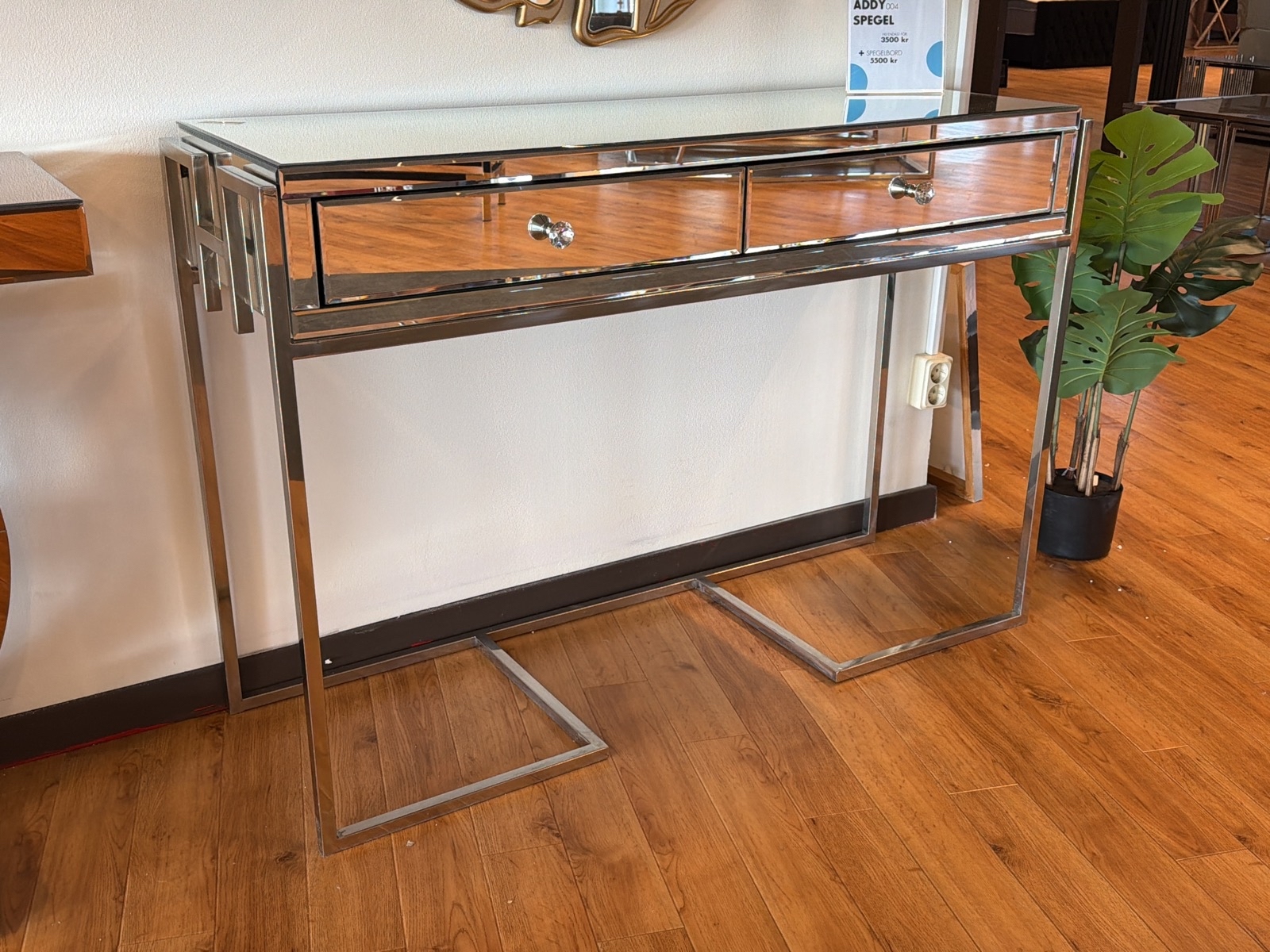 Sminkbord/ spegelbord i spegelglas