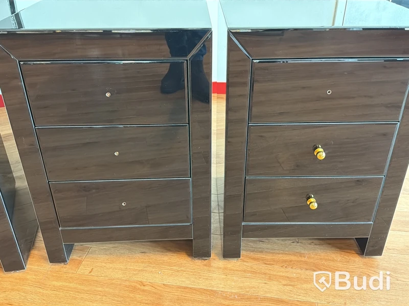 Byrå med spegel samt 2 st sängbord, blanksvart