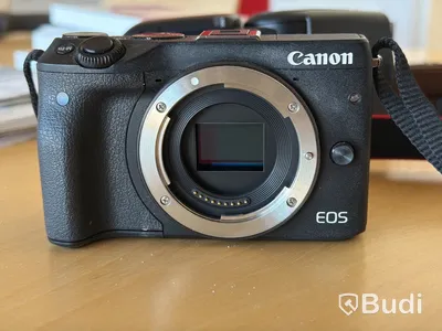 Kamera, Canon EOS M3, med Canon 18-55 mm objektiv och blixt