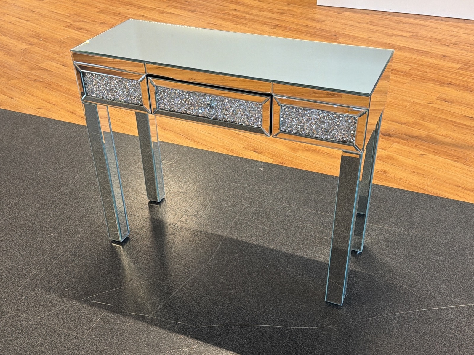 Sminkbord i spegelglas