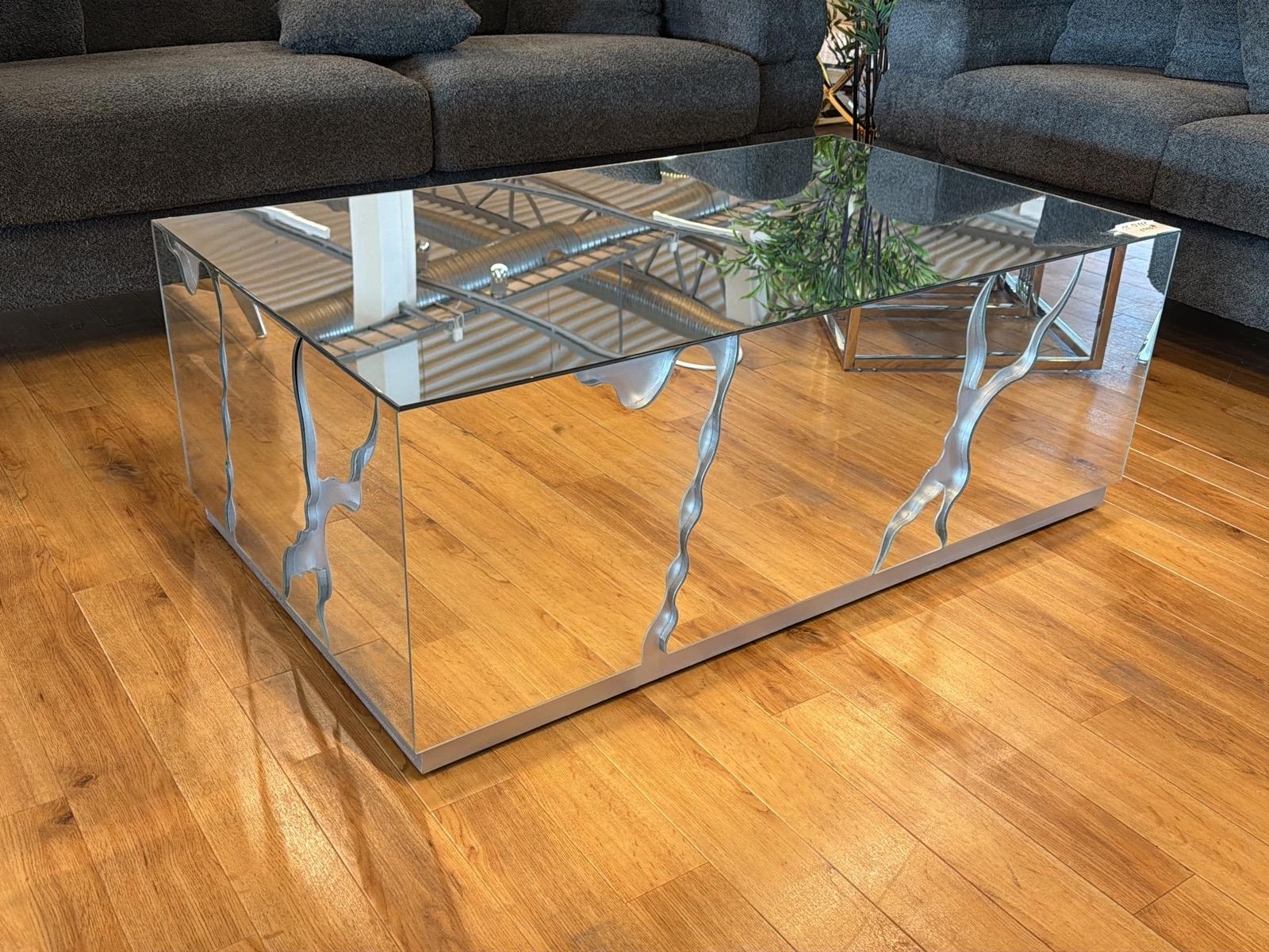 Soffbord i spegelglas