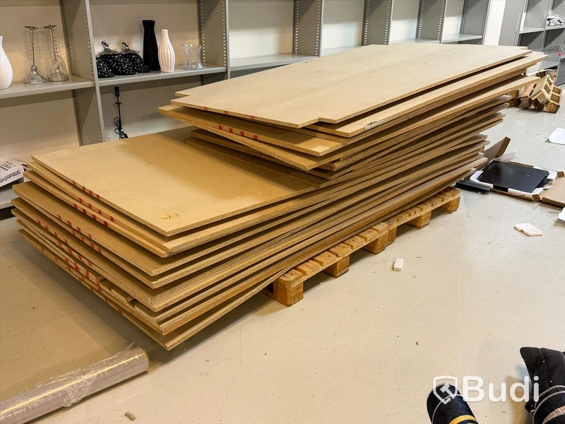 Skivmaterial, ca 40 st samt ca 20 st reglar