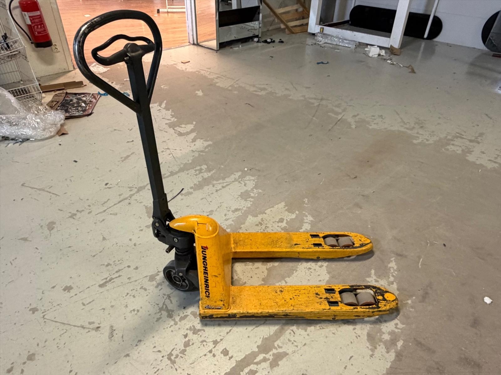 Palldragare Jungheinrich, kort, 2200kg