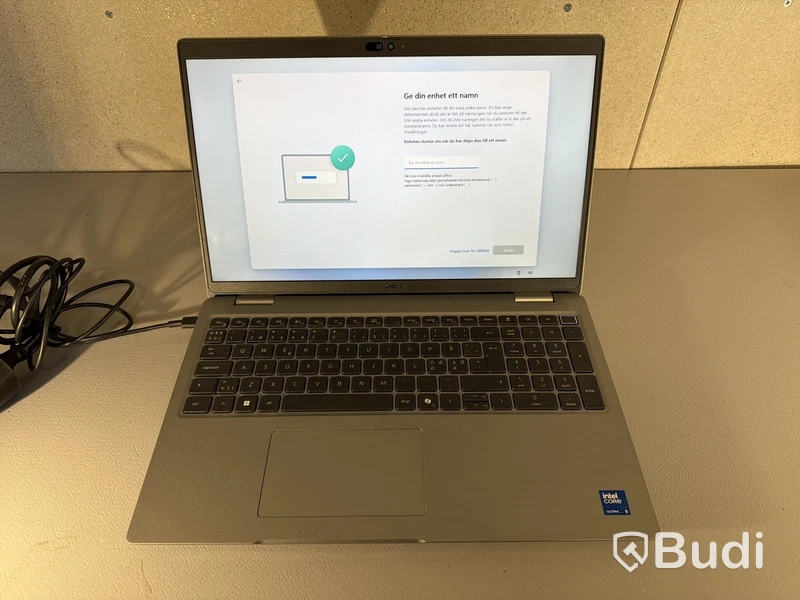 Bärbar dator Dell Modell: Latitude 5550 RAM: 16GB = 2x8 GB DDR5  Operativsystem: Windows Laddare medföljer: Ja Lagring: 512GB SSD
