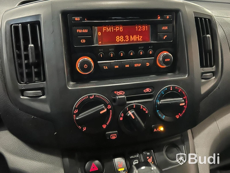 Skåpbil Nissan NV200 -2018