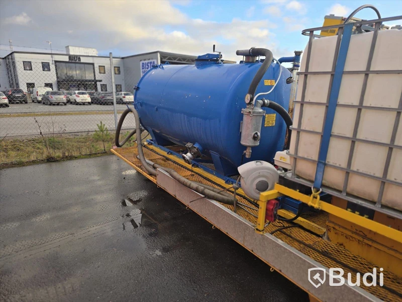 Lastväxlaflak med tank