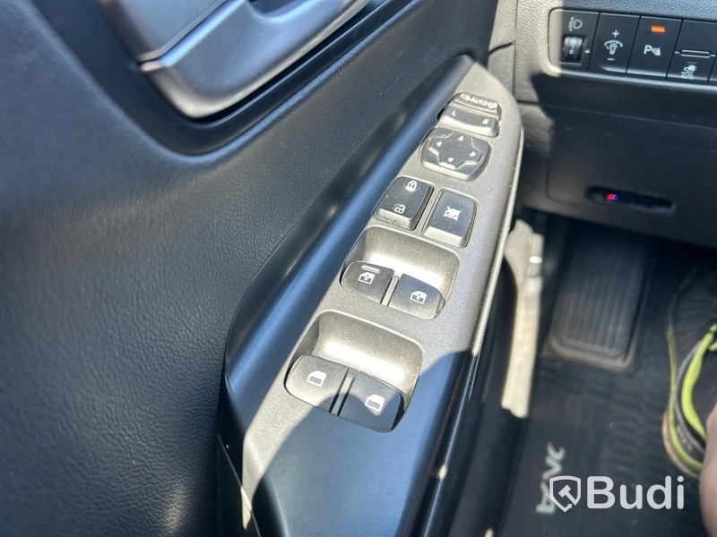 Passenger car Hyundai Kona Electric - 2023 | Electric