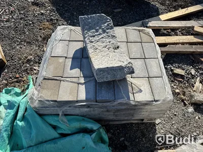 Parti med Marksten, Betongsten