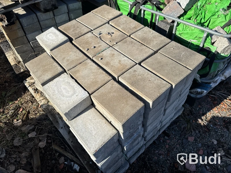 Parti med Marksten, Betongsten