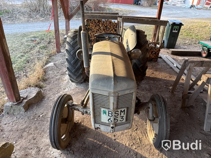Veterantraktor Ferguson Grålle TE A 20  -1952 | reparationsobjekt