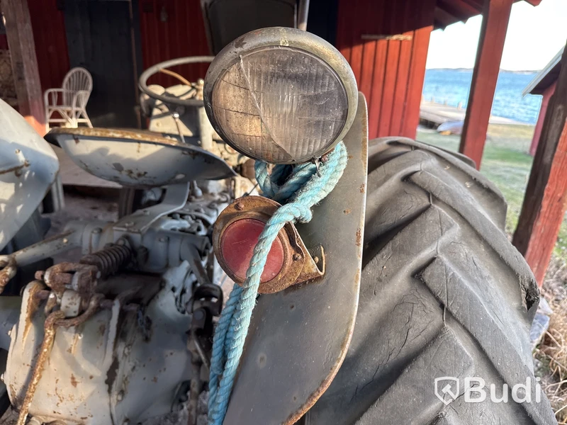 Veterantraktor Ferguson Grålle TE A 20  -1952 | reparationsobjekt
