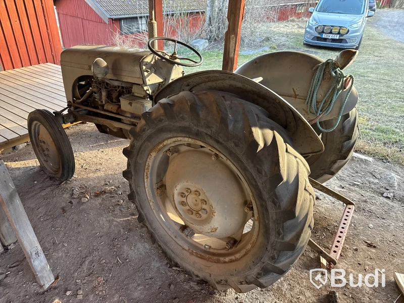 Veterantraktor Ferguson Grålle TE A 20  -1952 | reparationsobjekt