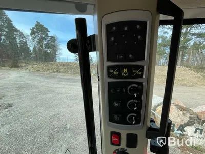 Traktor Massey Ferguson -2023 | Mf 5s.125 | Vikplog & Sandspridare