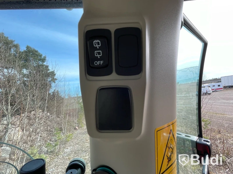 Traktor Massey Ferguson -2023 | Mf 5s.125 | Vikplog & Sandspridare