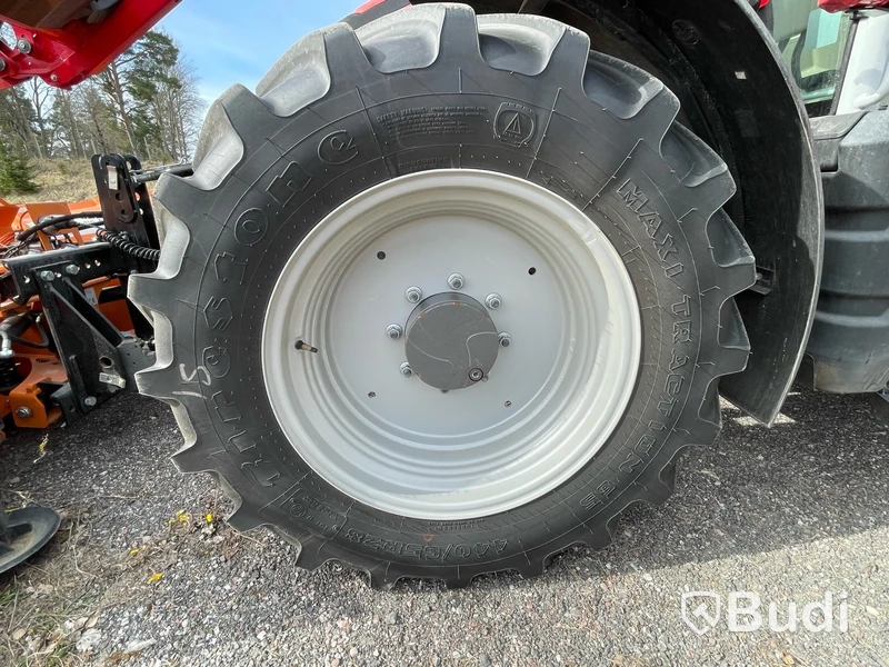 Traktor Massey Ferguson -2023 | Mf 5s.125 | Vikplog & Sandspridare