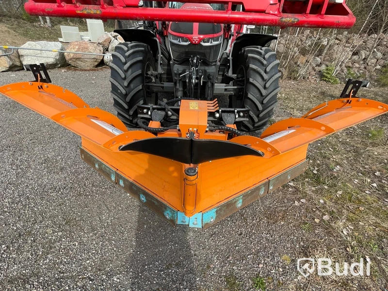 Traktor Massey Ferguson -2023 | Mf 5s.125 | Vikplog & Sandspridare