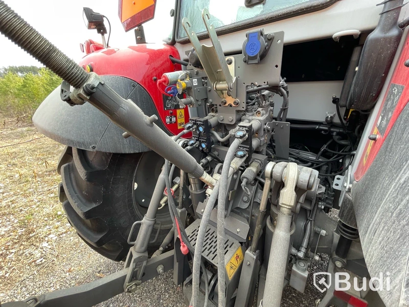 Traktor Massey Ferguson -2023 | Mf 5s.125 | Vikplog & Sandspridare